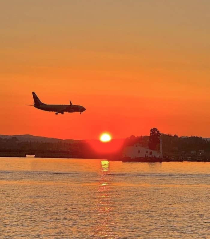 Magia del atardecer en Corfú en yate: recorrido de 2 horas