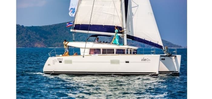 Luxe catamaran dagcruise op Phi Phi