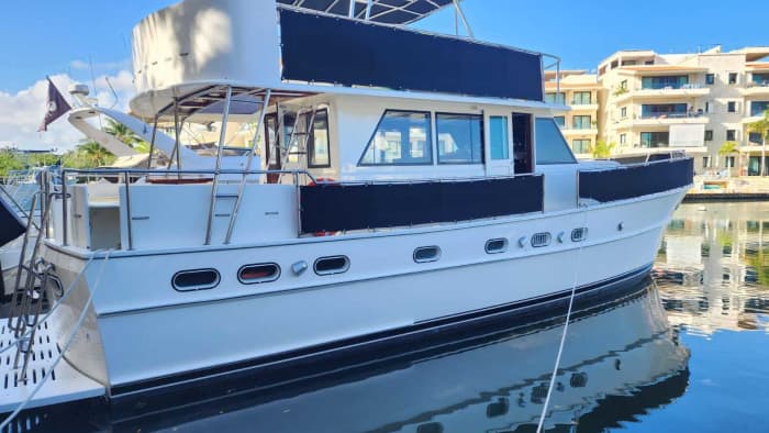 A full day of magic in Puerto Aventuras on a motor yacht
