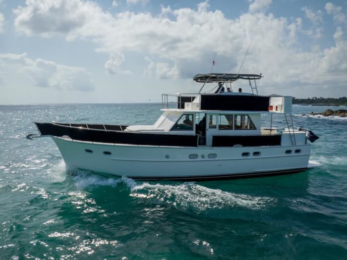 A full day of magic in Puerto Aventuras on a motor yacht