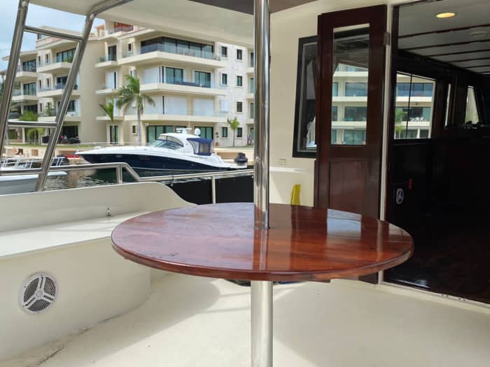 A full day of magic in Puerto Aventuras on a motor yacht