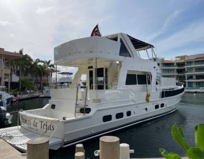 Half-day luxury on a motor yacht