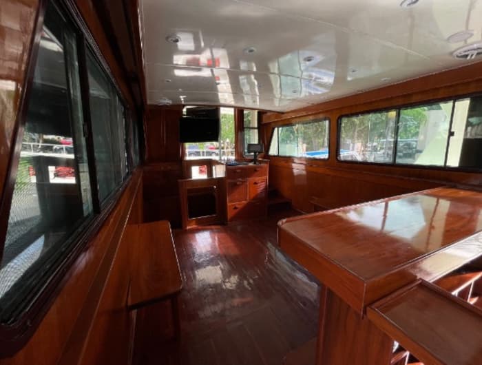 Half-day luxury on a motor yacht