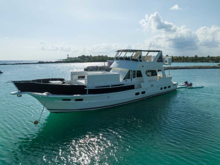 Half-day luxury on a motor yacht