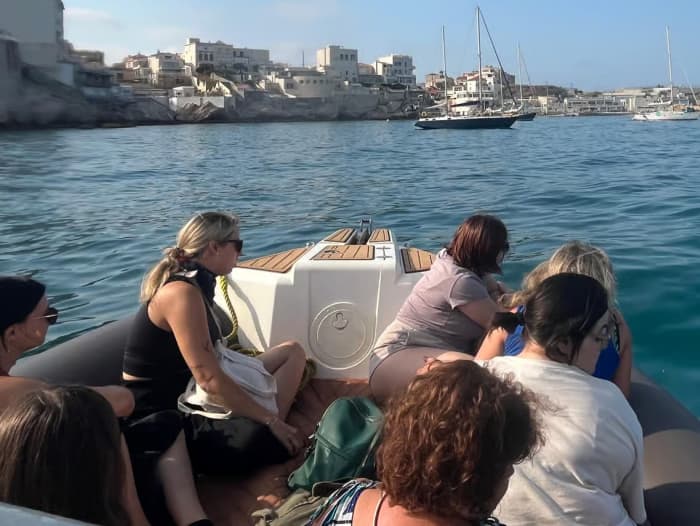 Excursión en barco desde Marsella hasta las calas del Frioul.