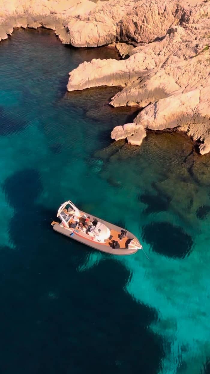 Excursión en barco desde Marsella hasta las calas del Frioul.