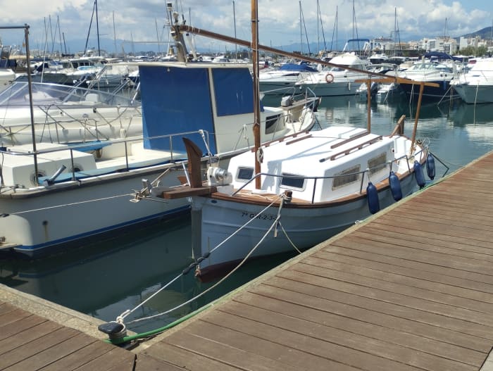 8h of sailing along the coast of Roses