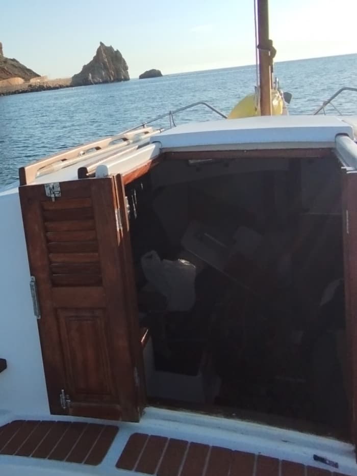 8h of sailing along the coast of Roses