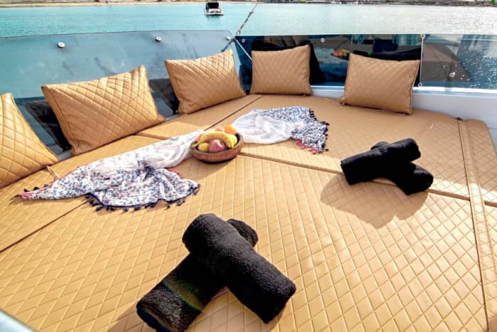 Croisière privée au coucher du soleil – Une soirée romantique en mer