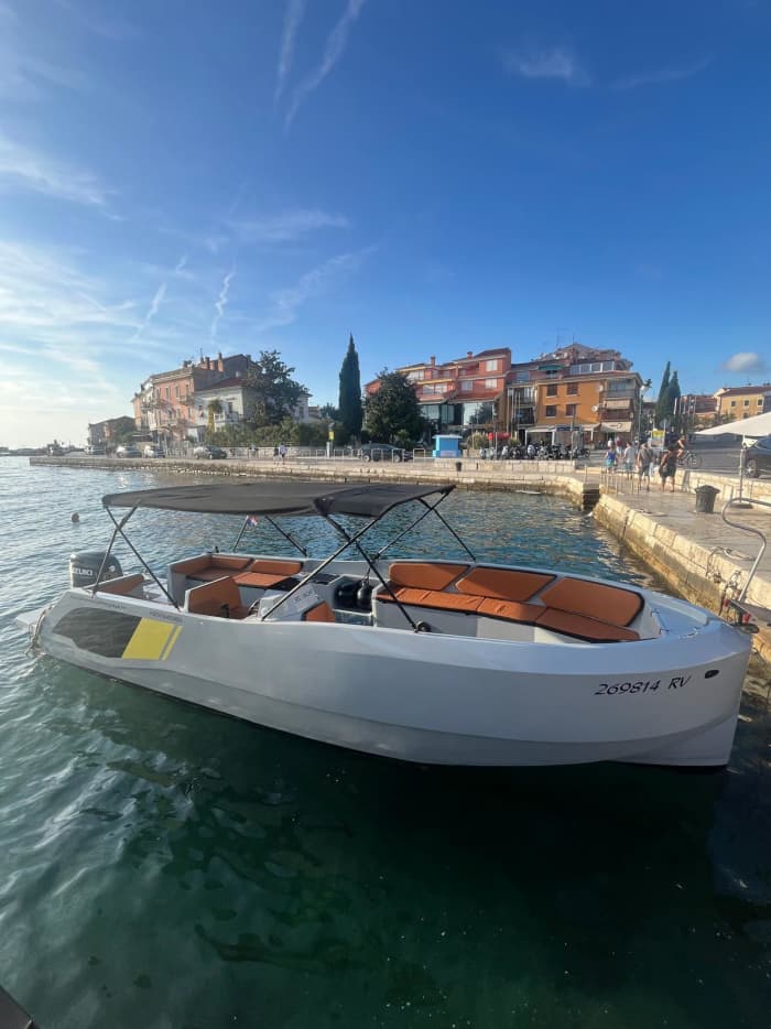Jouw dag in Kotor: huur een motorboot voor een dag vol ontdekkingen.