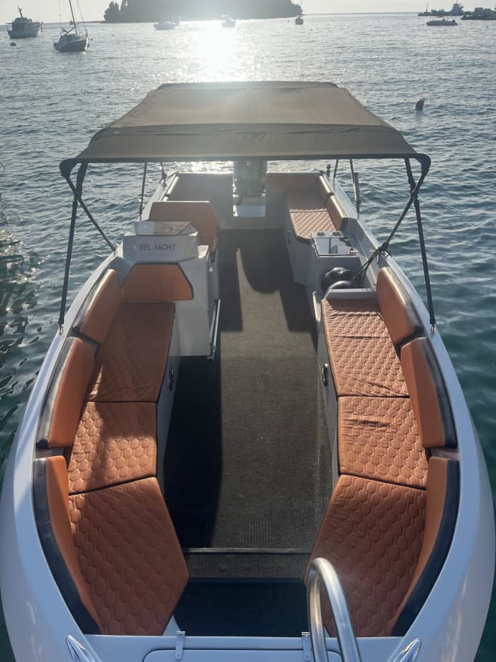 Jouw dag in Kotor: huur een motorboot voor een dag vol ontdekkingen.