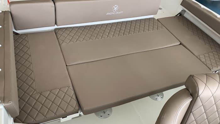 Disfrute de 8 horas y media en lancha motora para explorar L'Estartit.