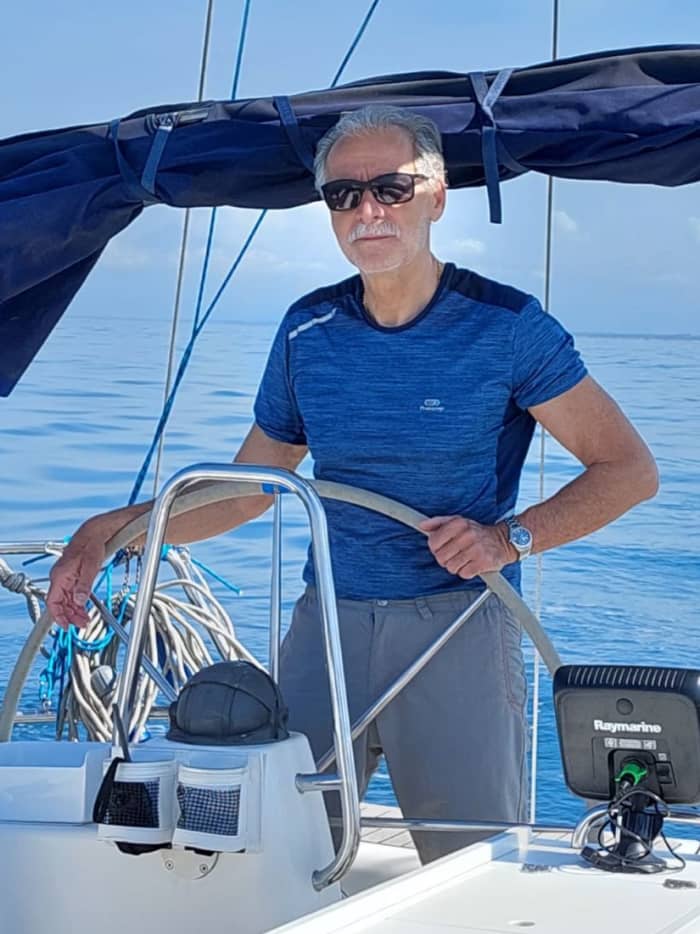 Een dagtocht zeilen in Marina di Pisa op een zeilboot.