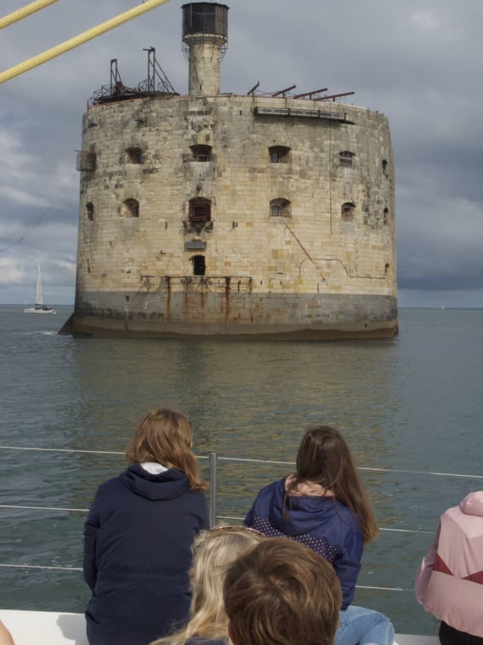 Prenez 9 heures pour découvrir la magie cachée de Fouras depuis les vagues.