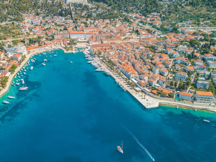 Découvrez Hvar et la Corne d'Or – Une aventure d'une journée sur l'île en bateau à moteur au départ de Split