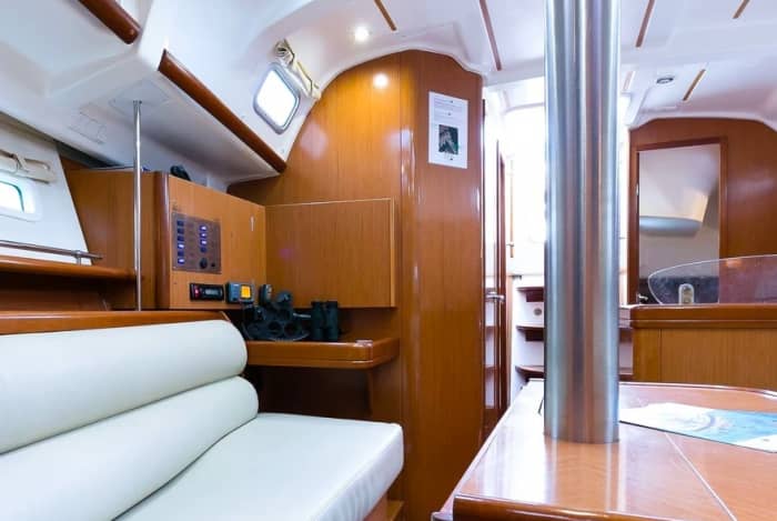 Geniet van een dag op een luxe zeilboot en ontdek Sitges.