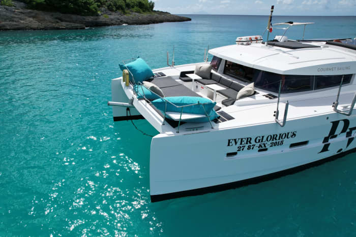 Cap sur le bonheur : une journée complète de navigation authentique en catamaran dans la baie de Simpson