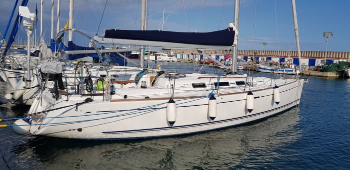 Discover Badalona on a full-day sailing trip
