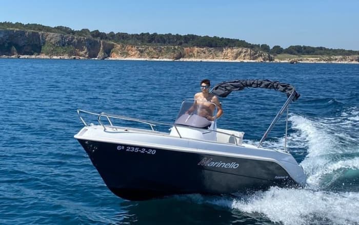 Half-day boat trip in L'Estartit on a motorboat