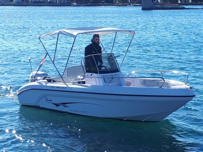 Goditi il sole con un'escursione in barca di 9 ore a Sukošan.