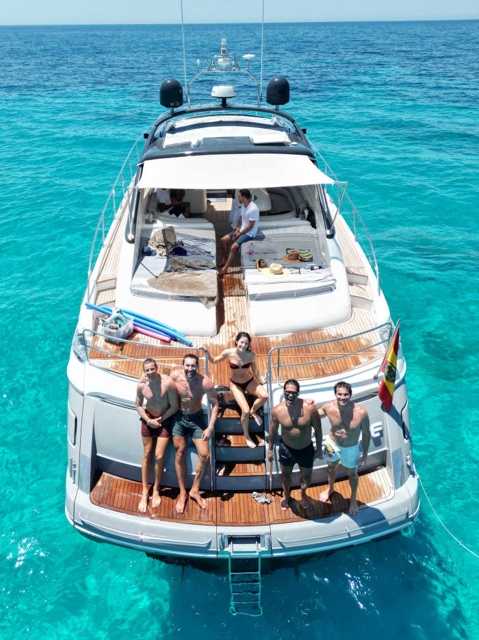 VIP ESCAPE – Luxuriöses privates Yacht-Erlebnis in Menorca