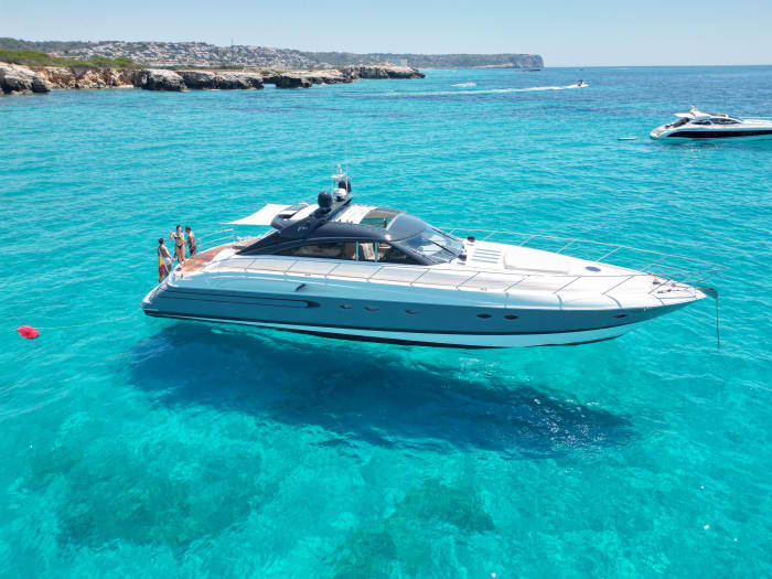 VIP ESCAPE – Luxuriöses privates Yacht-Erlebnis in Menorca