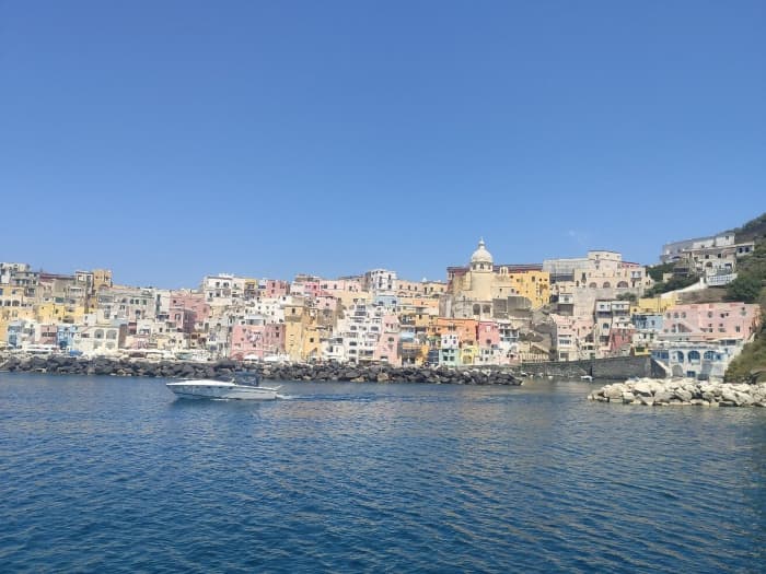 Gita privata in motoscafo intorno a Ischia