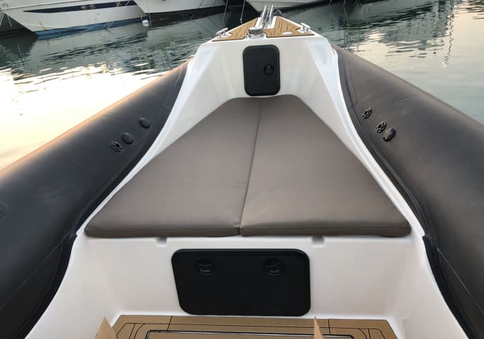 Enjoy the sun on a 7h boat trip in Paros