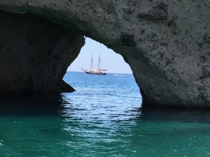 Enjoy the sun on a 7h boat trip in Paros