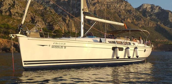 Private 4-hour sailing excursion in Barcelona.