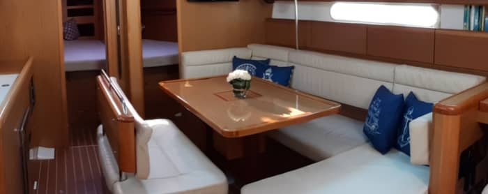 Private 4-hour sailing excursion in Barcelona.