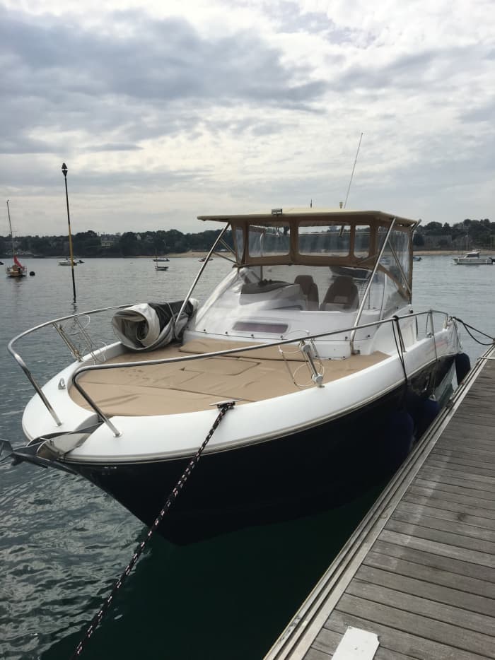 Desfrute de 9 horas em uma lancha em Dinard.