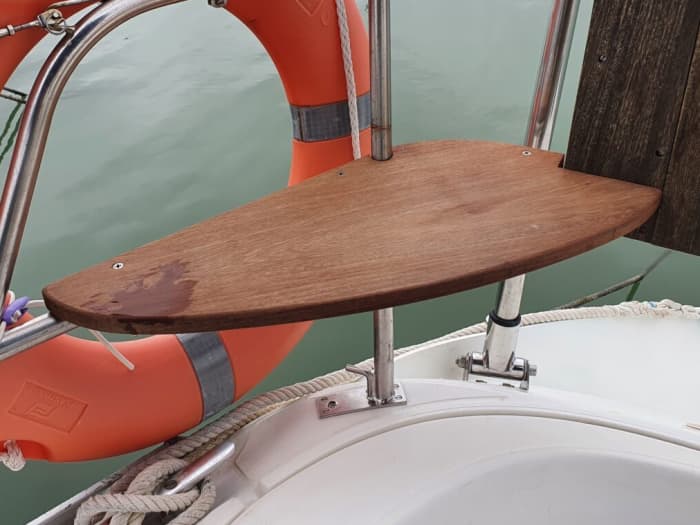 Spend a 9h sailing around Alicante on a sailboat