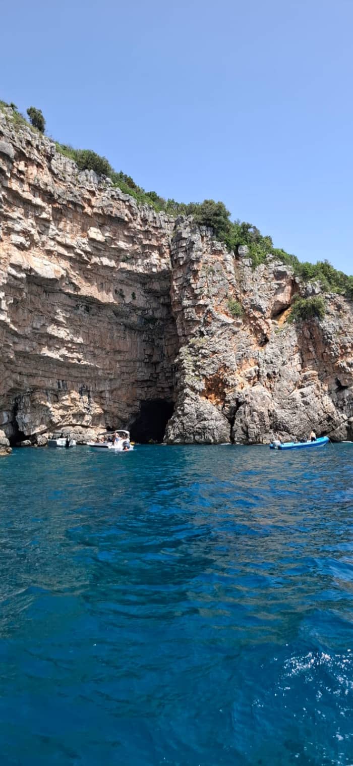 Aventure côtière de 3 heures : Grotte bleue et baies pittoresques