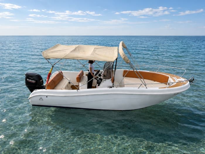 Elegant Cruise Along the Alicante Coast
