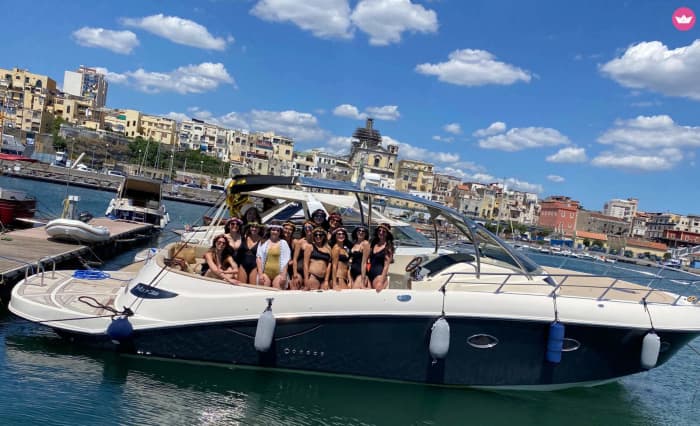 7-Hour Cruise: Discover the Amalfi and Sorrento Coasts and the Magic of Capri