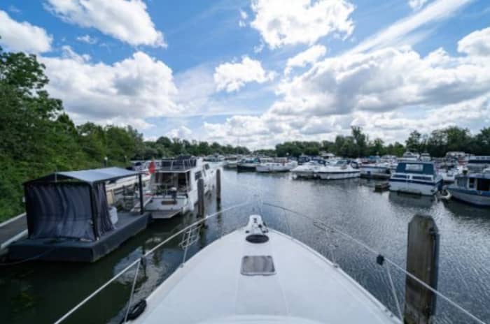 Unforgettable memories exploring the Upper Thames.