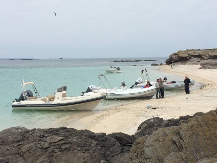 Discover Brest's shores: A complete day trip aboard a motorboat
