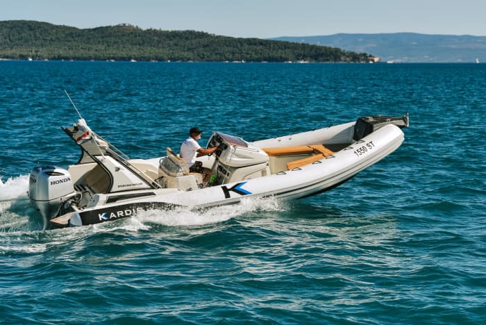 Excursión privada de medio día en barco desde Split a la Laguna Azul