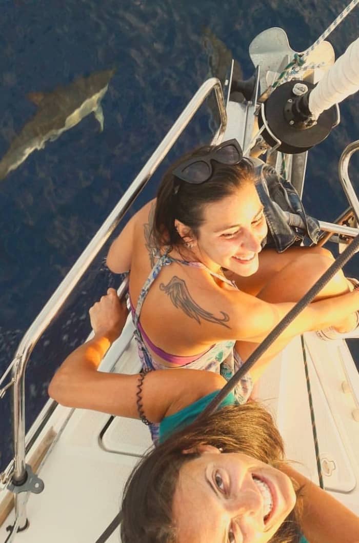 Meer, Liebe & Sonne: Ein Tag voller Emotionen auf einem Segelboot