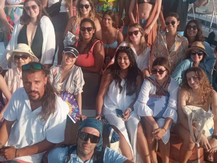 Votre escapade VIP à Piso Livadi : une traversée de 3 h 30 en goélette