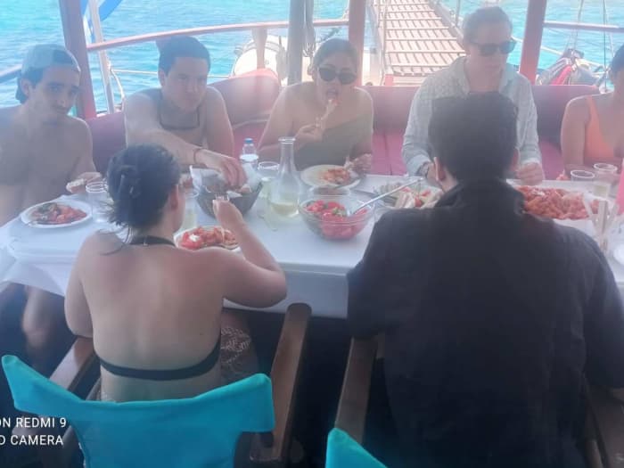 Votre escapade VIP à Piso Livadi : une traversée de 3 h 30 en goélette