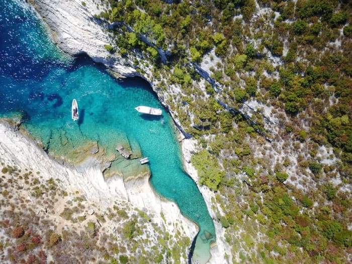 Hvar : visite privée de la grotte bleue et du hors-bord de Vis