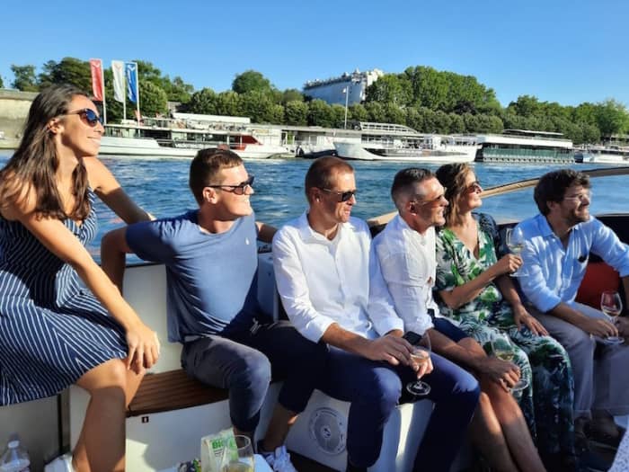 Discover Paris: Half-day of pure joy on a motorboat