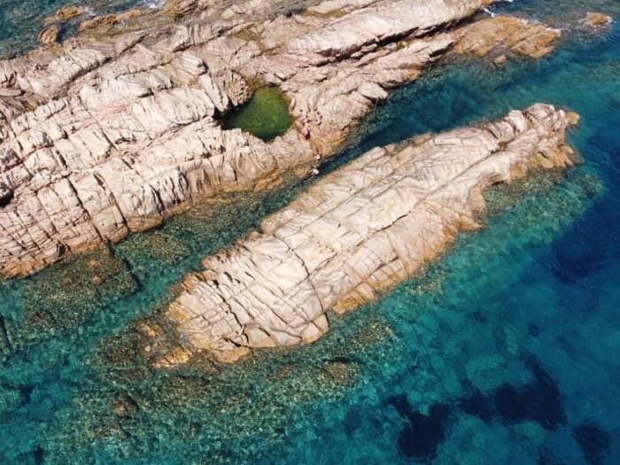 Gita privata in gommone intorno a La Maddalena