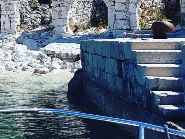Votre journée à Opatija : louez un bateau à moteur pour une journée complète de découverte.