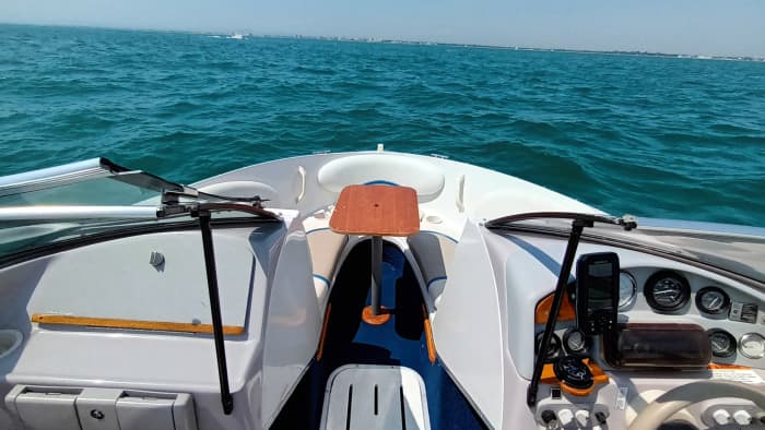 Geniet van de zon tijdens een dagtocht per boot vanuit Grau-du-Roi of Port-Camargue.