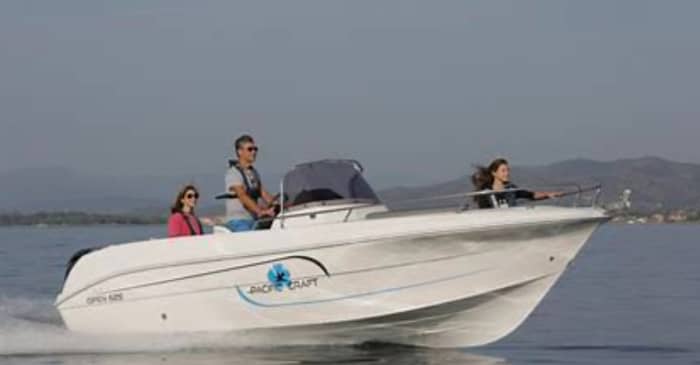 Entdecken Sie Santa Pola: Ein sonniger Tag auf einem Motorboot