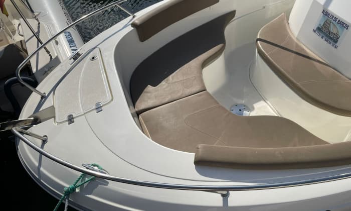Entdecken Sie Santa Pola: Ein sonniger Tag auf einem Motorboot