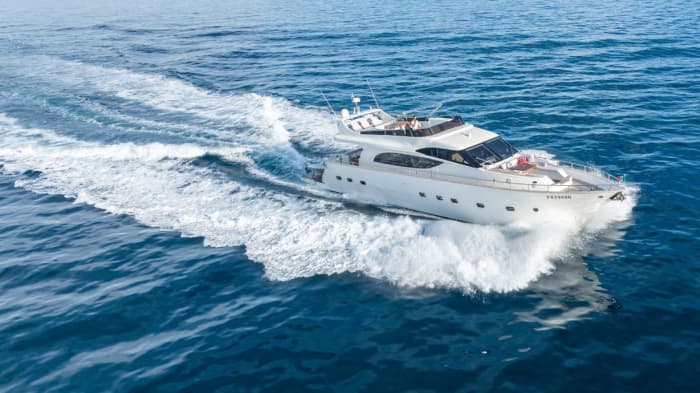Un Benetti Sail Division 72 in Rotta per Capri